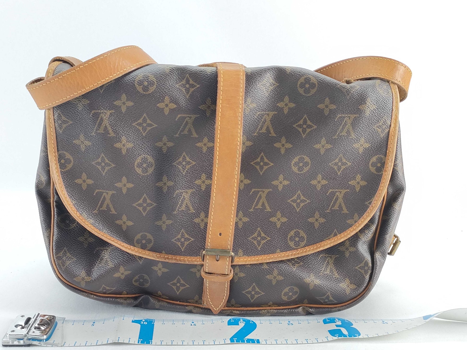LOUIS VUITTON RFID verification failed. AR0990 Monogram Saumur Shoulder Bag.