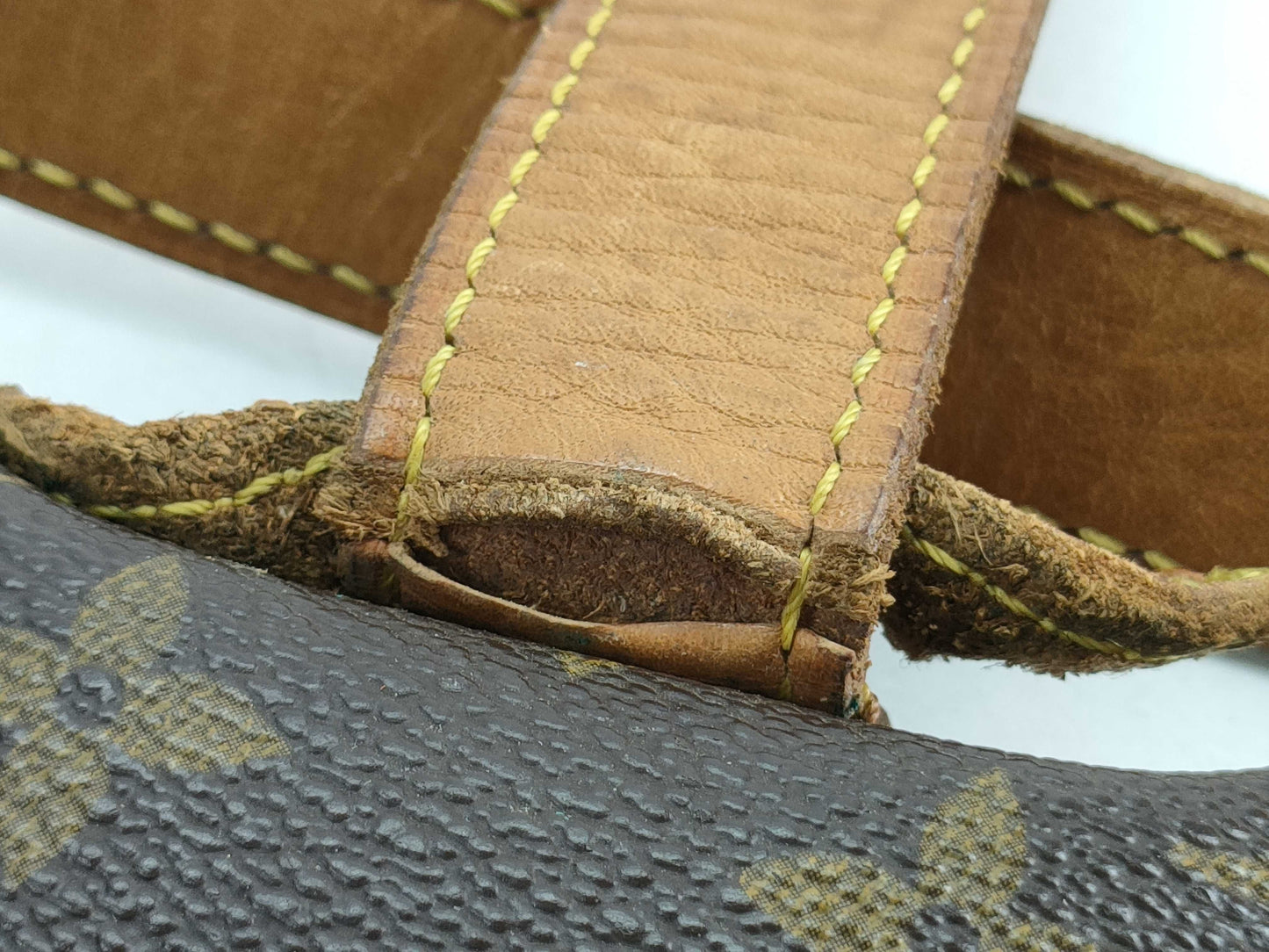 LOUIS VUITTON RFID verification failed. AR0990 Monogram Saumur Shoulder Bag.