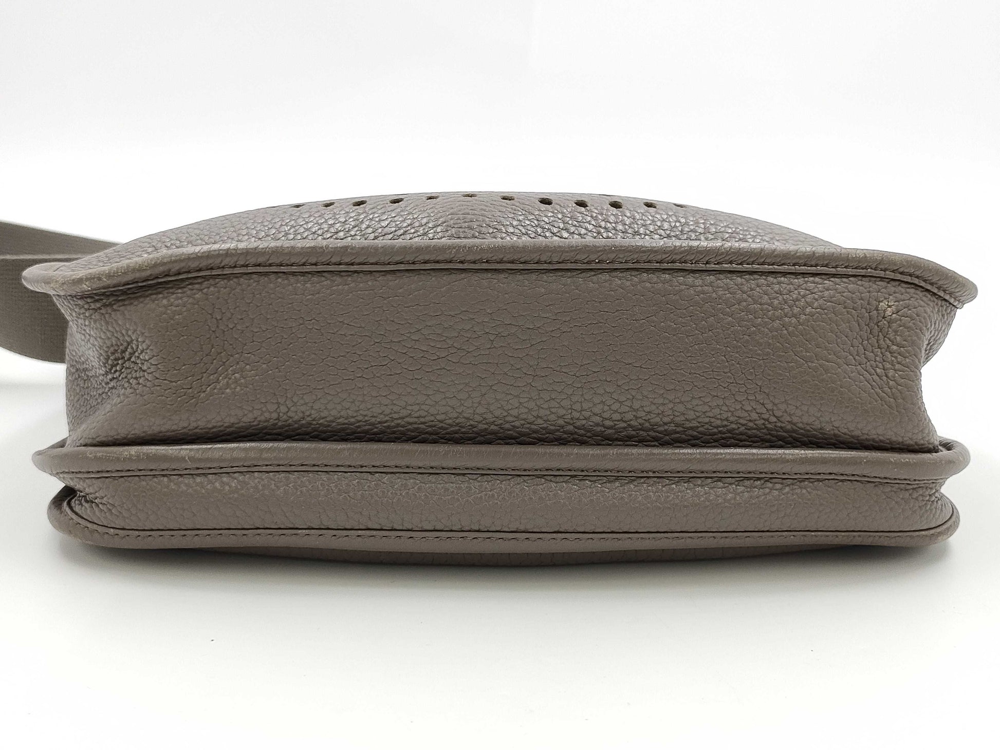 HERMES Evelyn 3 Trion P Etupe Shoulder Bag