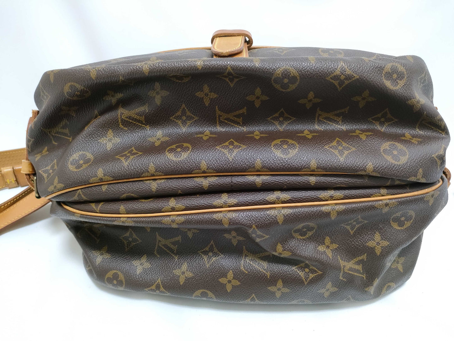 LOUIS VUITTON RFID Unverifiable Monogram Louis Vuitton Saumur Shoulder Bag