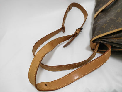 LOUIS VUITTON RFID Unverifiable Monogram Louis Vuitton Saumur Shoulder Bag