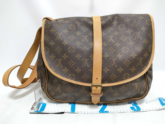 LOUIS VUITTON RFID Unverifiable Monogram Louis Vuitton Saumur Shoulder Bag
