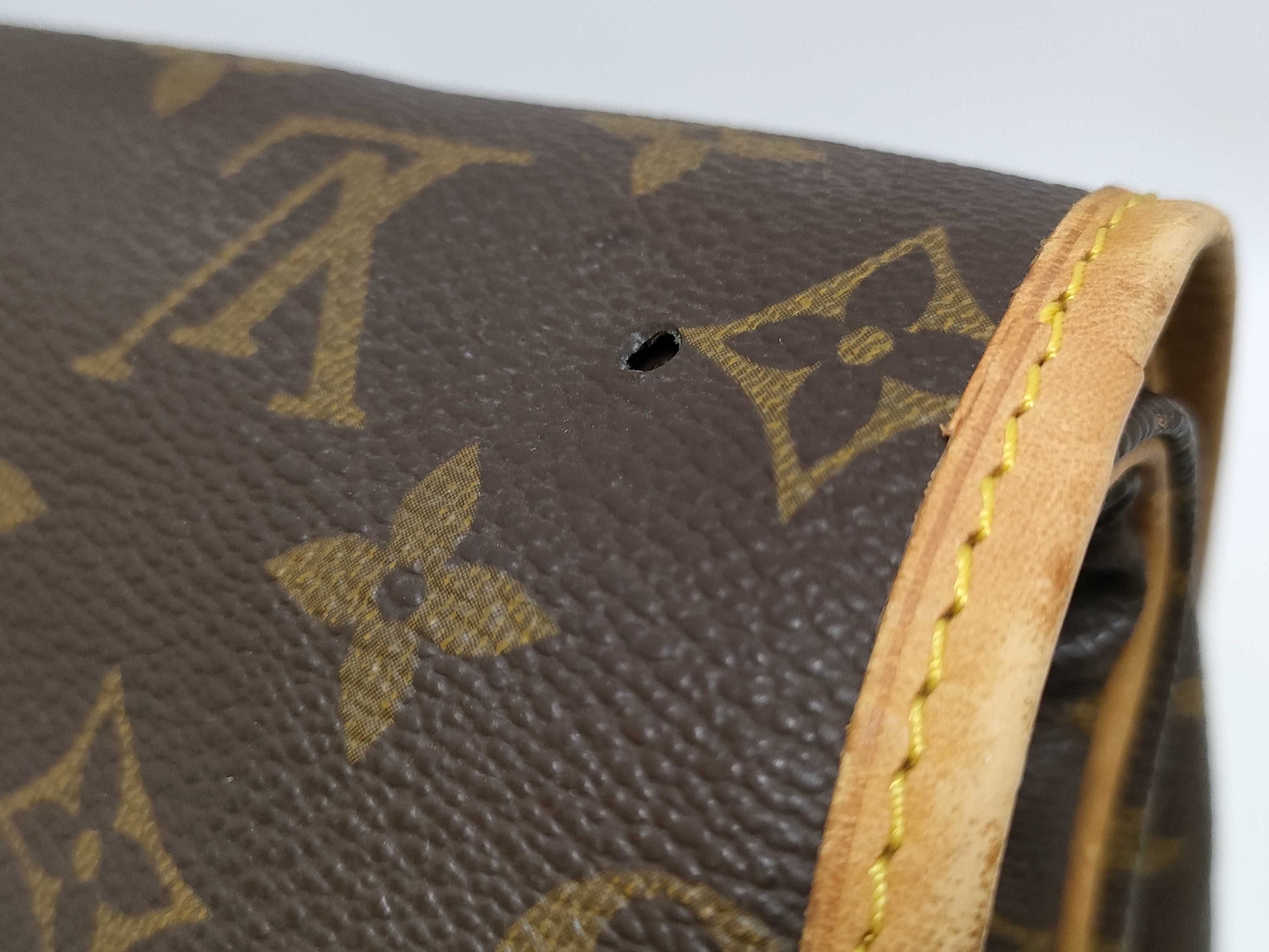 LOUIS VUITTON RFID Unverifiable Monogram Louis Vuitton Saumur Shoulder Bag