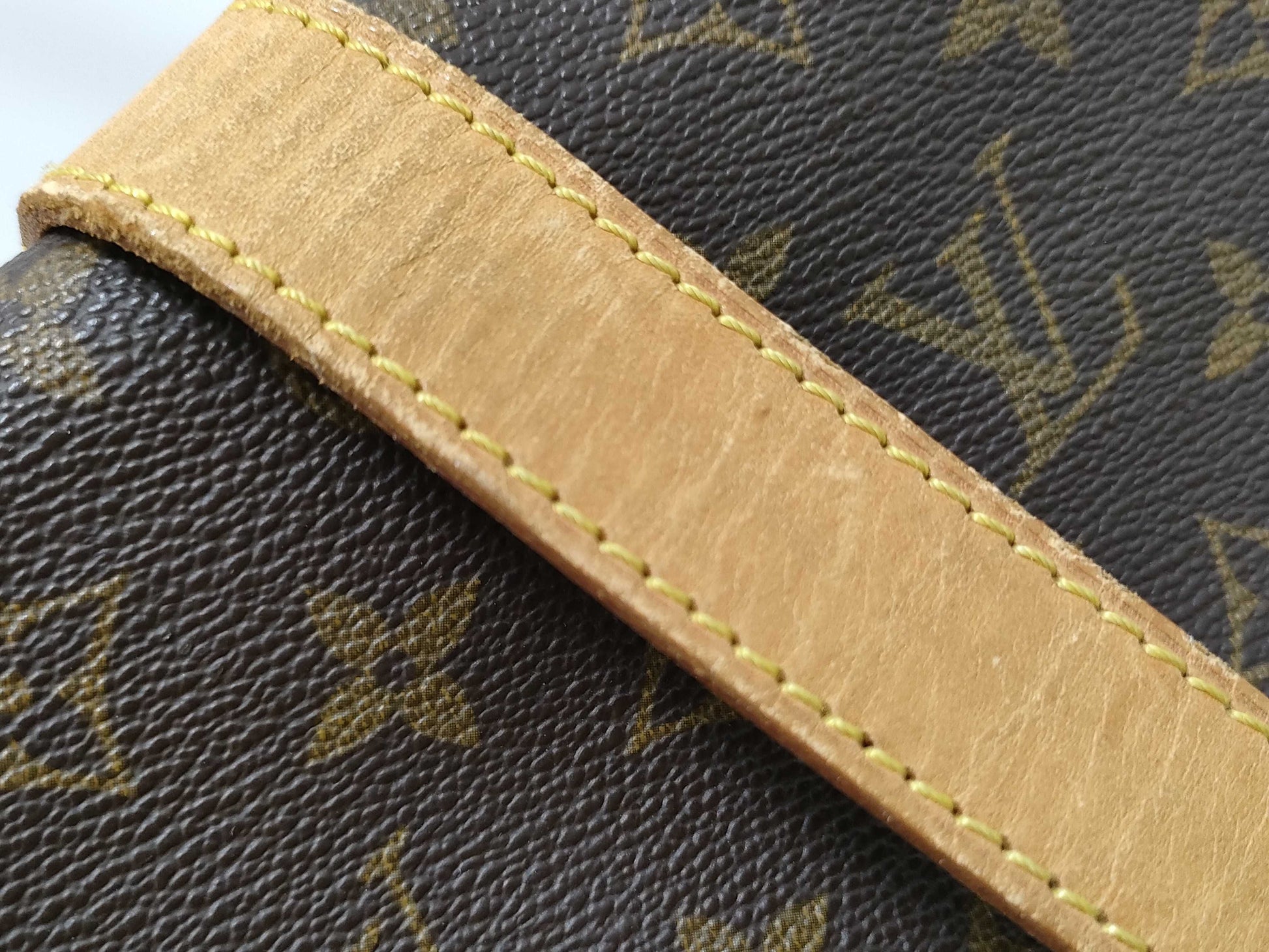 LOUIS VUITTON RFID Unverifiable Monogram Louis Vuitton Saumur Shoulder Bag