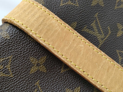 LOUIS VUITTON RFID Unverifiable Monogram Louis Vuitton Saumur Shoulder Bag