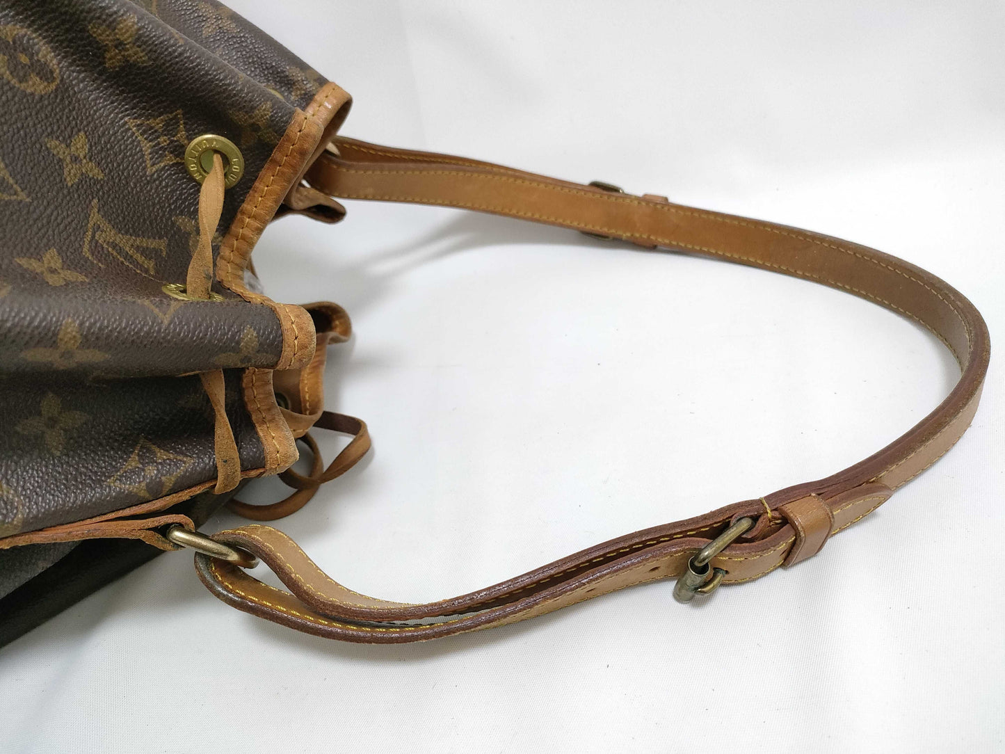 LOUIS VUITTON RFID Unverifiable Monogram Louis Vuitton Noe Shoulder Bag