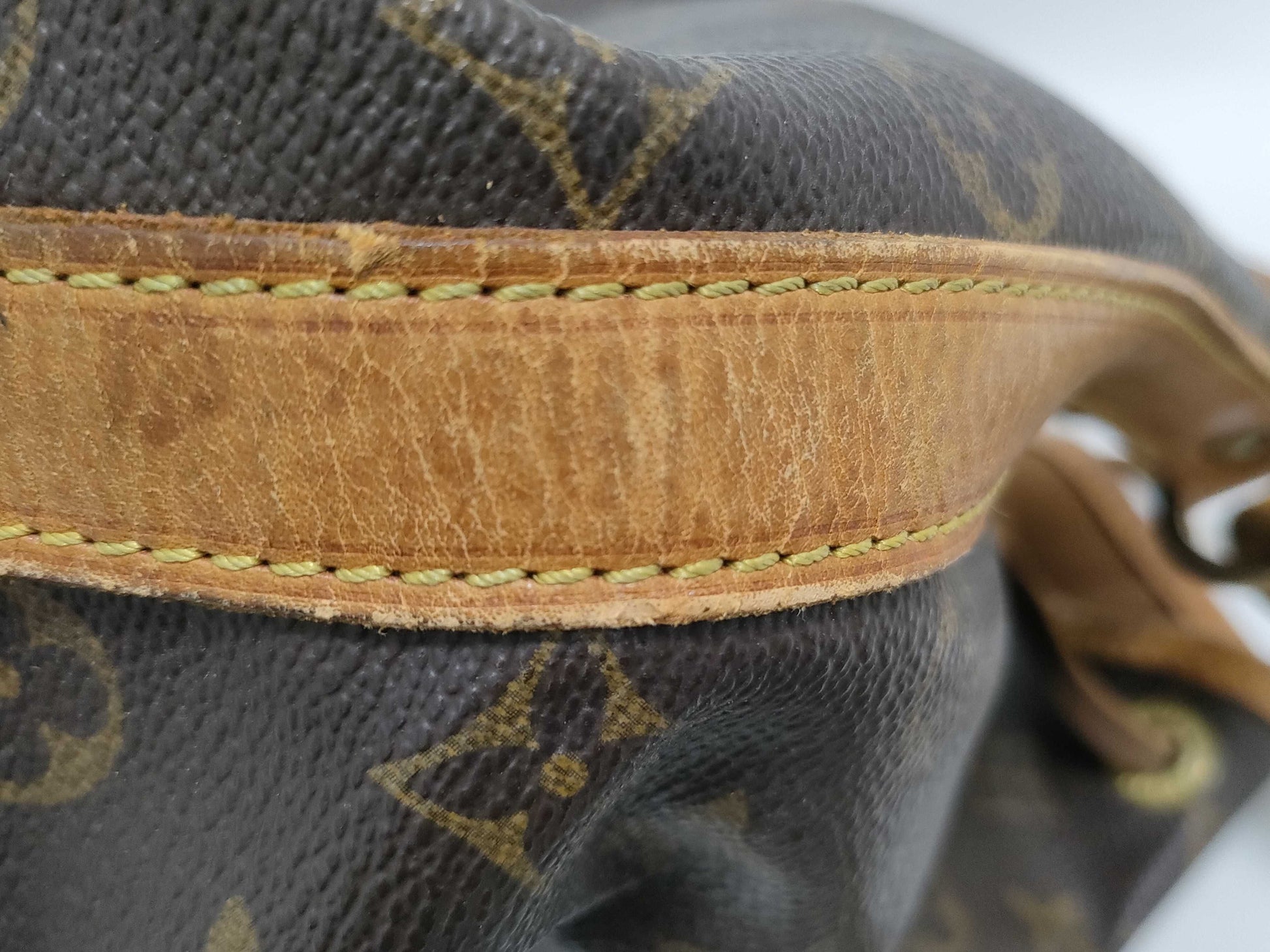 LOUIS VUITTON RFID Unverifiable Monogram Louis Vuitton Noe Shoulder Bag