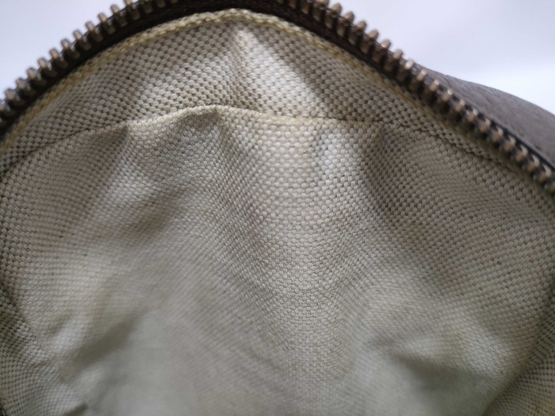 GUCCI GG Supreme Sherry Shoulder Bag