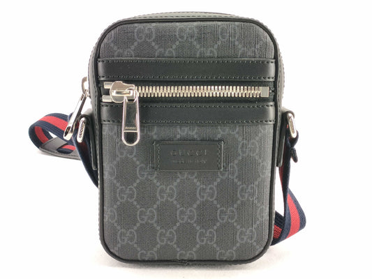 GUCCI GG Supreme Sherry Shoulder Bag in Black