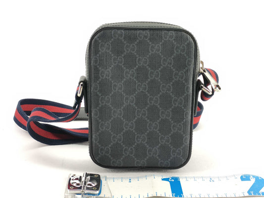 GUCCI GG Supreme Sherry Shoulder Bag in Black