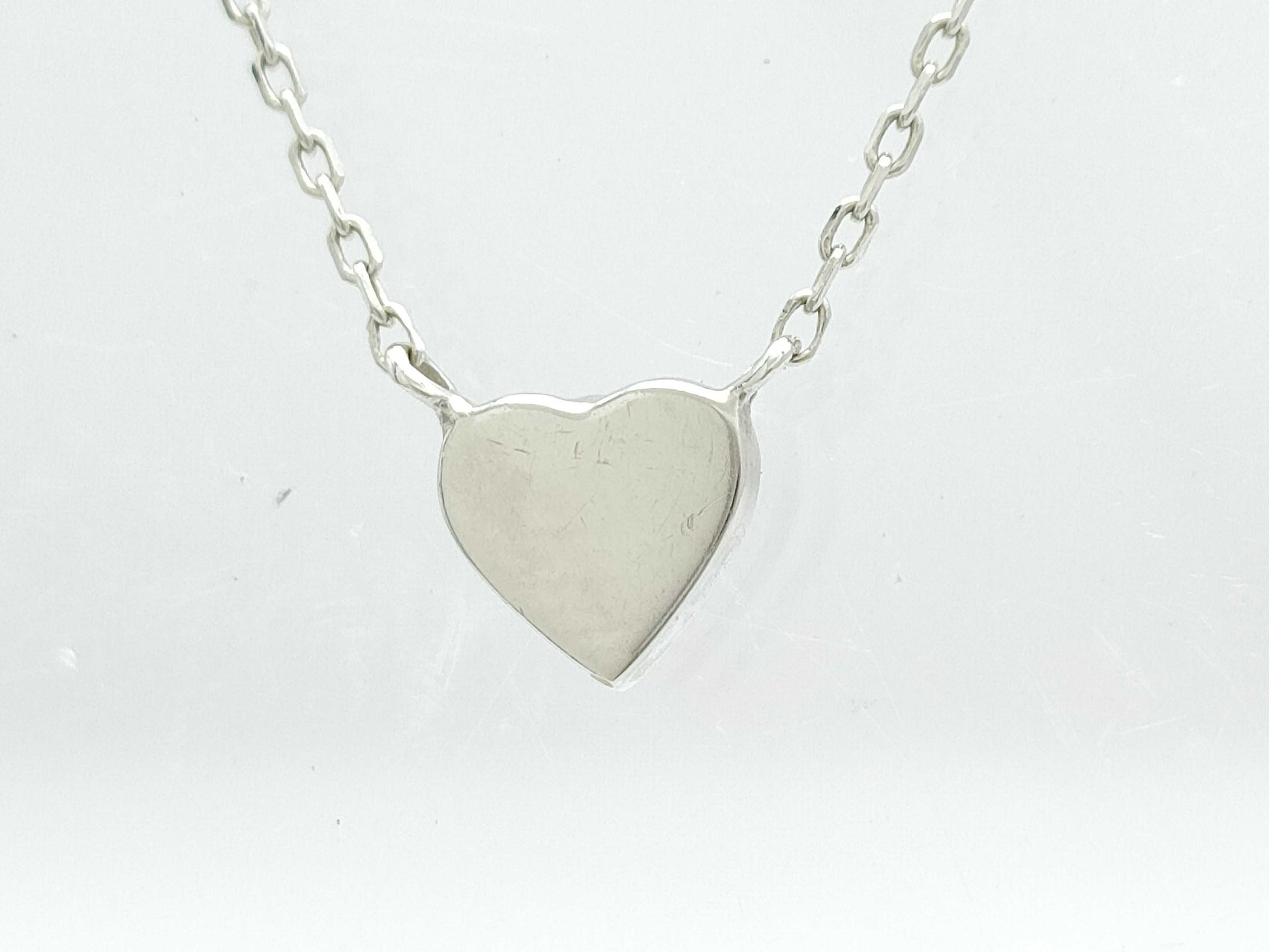 GUCCI Heart 1PD WG Au750 2.1g Necklace 
