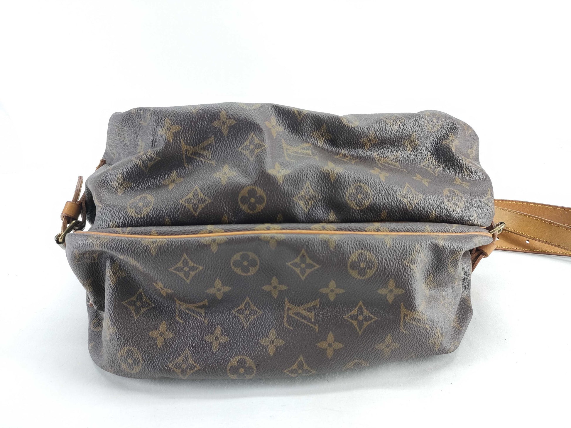 LOUIS VUITTON RFID Unverified AR0942 Monogram Louis Vuitton Saumur Shoulder Bag