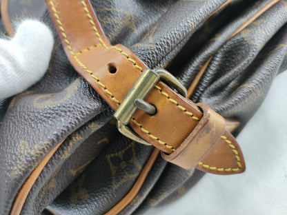 LOUIS VUITTON RFID Unverified AR0942 Monogram Louis Vuitton Saumur Shoulder Bag