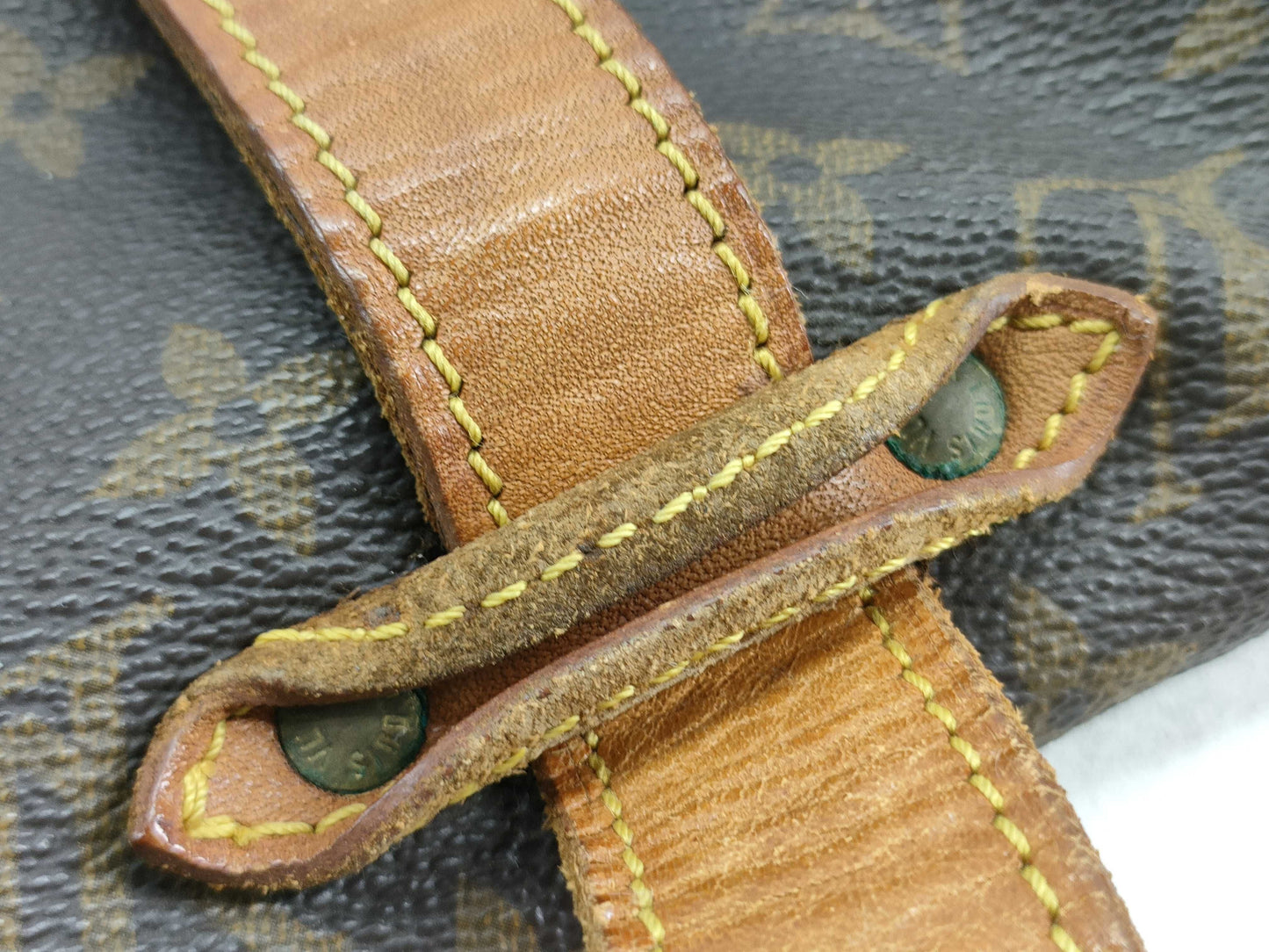 LOUIS VUITTON RFID Unverified AR0942 Monogram Louis Vuitton Saumur Shoulder Bag