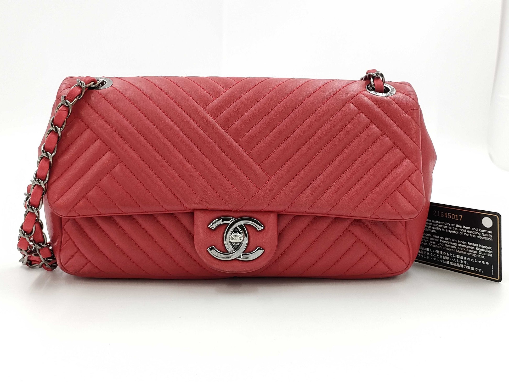 CHANEL Lambskin Stitched Chain Shoulder Bag in Red