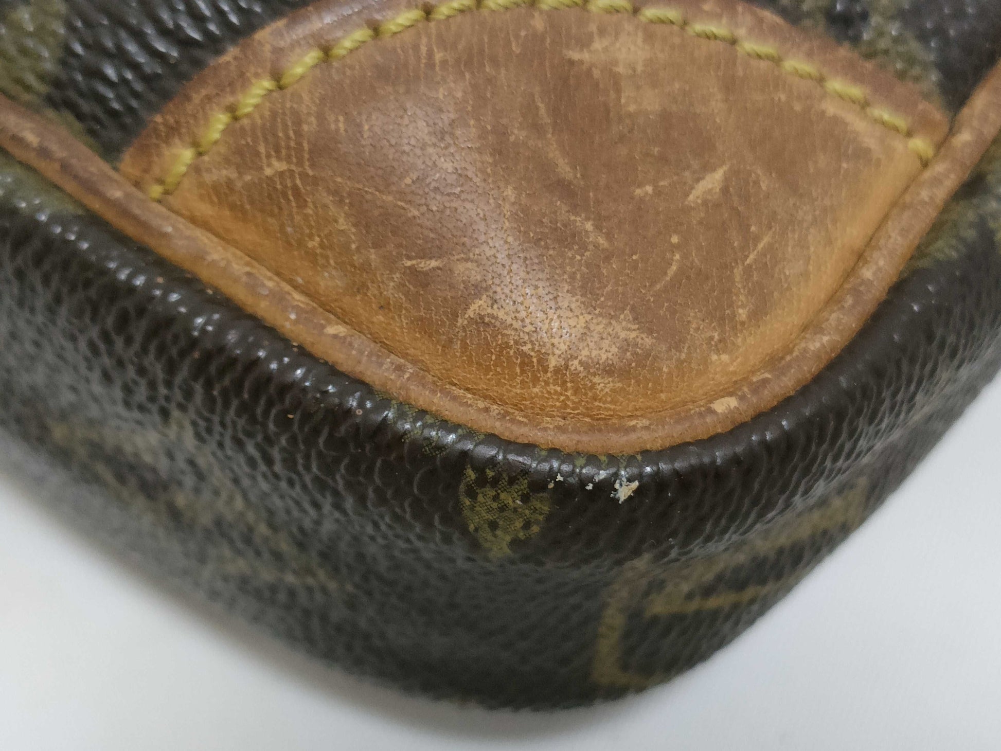 LOUIS VUITTON RFID Unverifiable Monogram Louis Vuitton Monogram Marly Dragonne Shoulder Bag