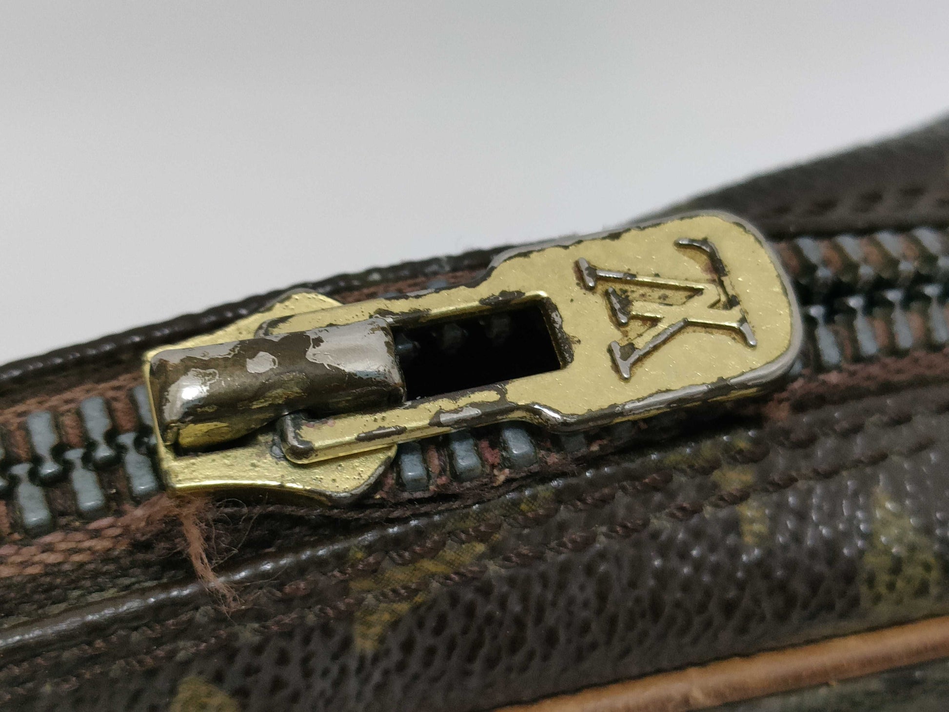 LOUIS VUITTON RFID Unverifiable Monogram Louis Vuitton Monogram Marly Dragonne Shoulder Bag