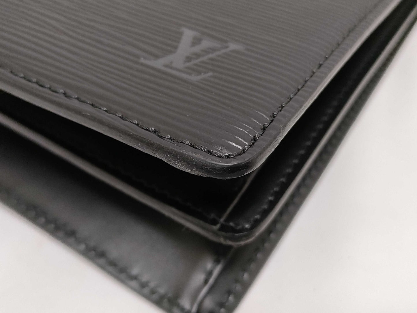 LOUIS VUITTON RFID Unverifiable Epi Capuchin Monogram Handbag