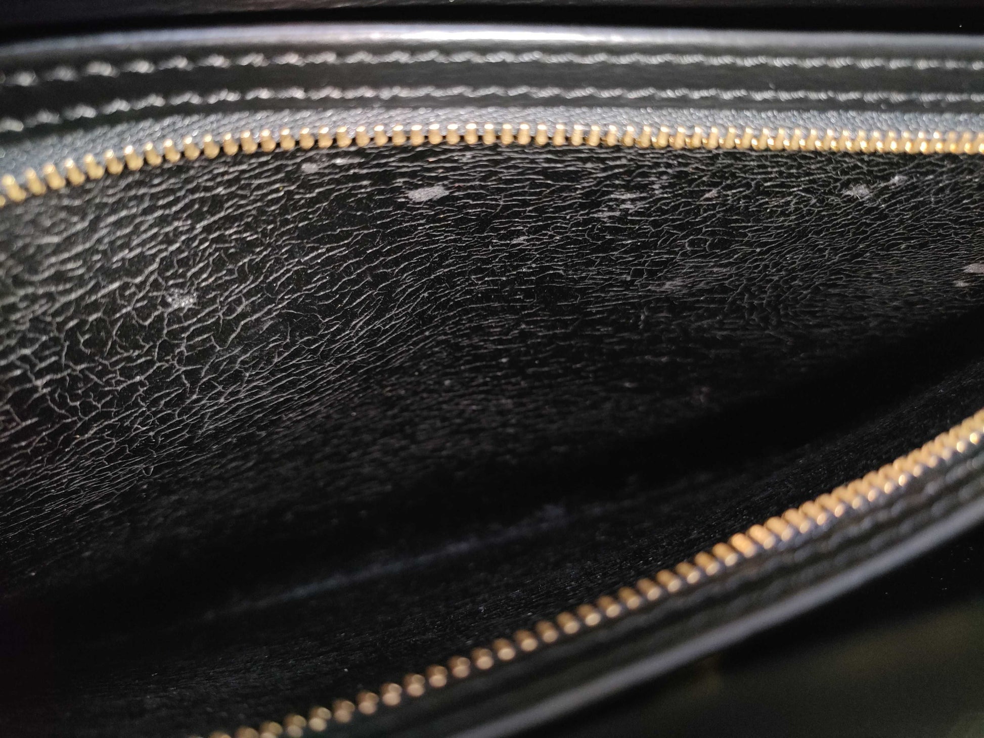 LOUIS VUITTON RFID Unverifiable Epi Capuchin Monogram Handbag