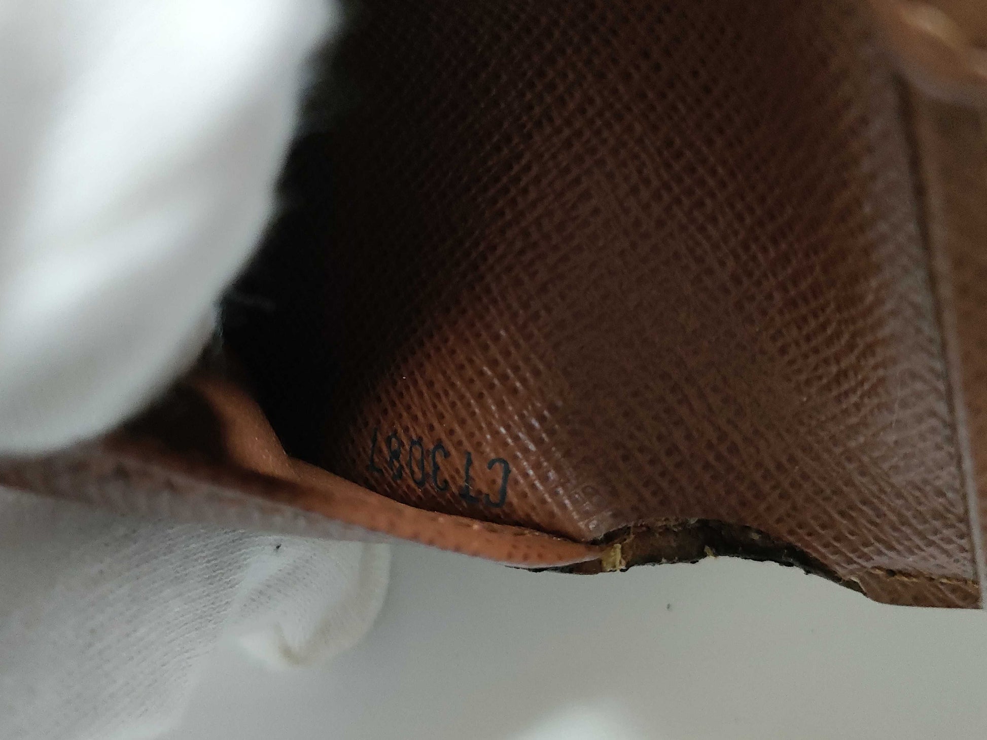 LOUIS VUITTON RFID Unverifiable Monogram Louis Vuitton Monogram Marco CT3087 Wallet