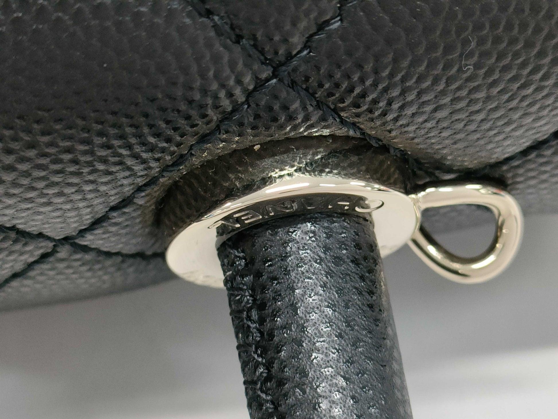 CHANEL Coco Handle 24 A92990/A61A27CC Shoulder Handbag in Caviar Skin, Black