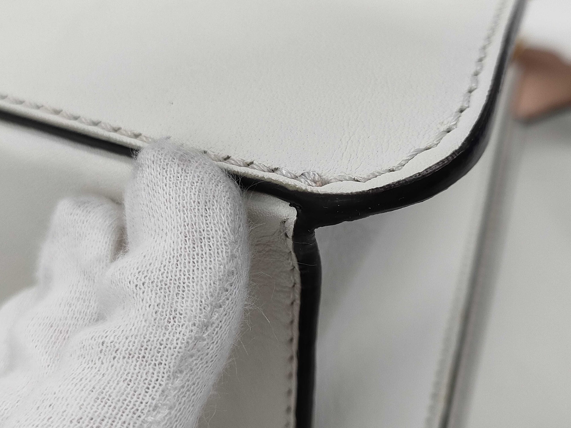 FENDI Peekaboo I See You Medium Handbag 8BN321 White