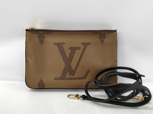 LOUIS VUITTON Monogram Giant Reverse Double Zip Pochette M69203/RFID Pouch
