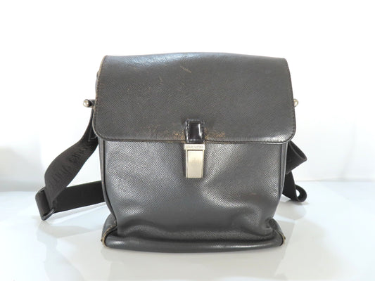 LOUIS VUITTON Taiga Yaranga SP0011 Shoulder Bag