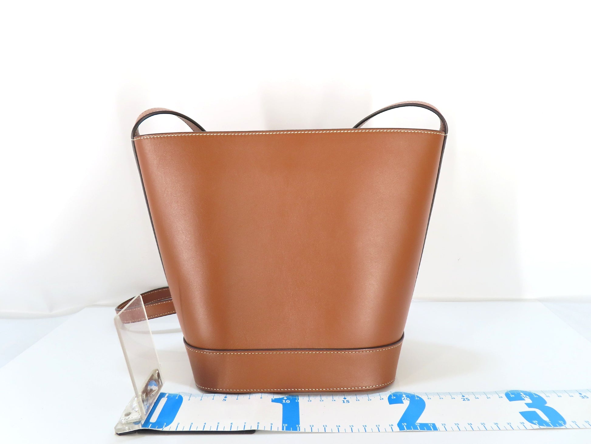 CELINE Triomphe Cuir Bucket A-Rank Shoulder Bag