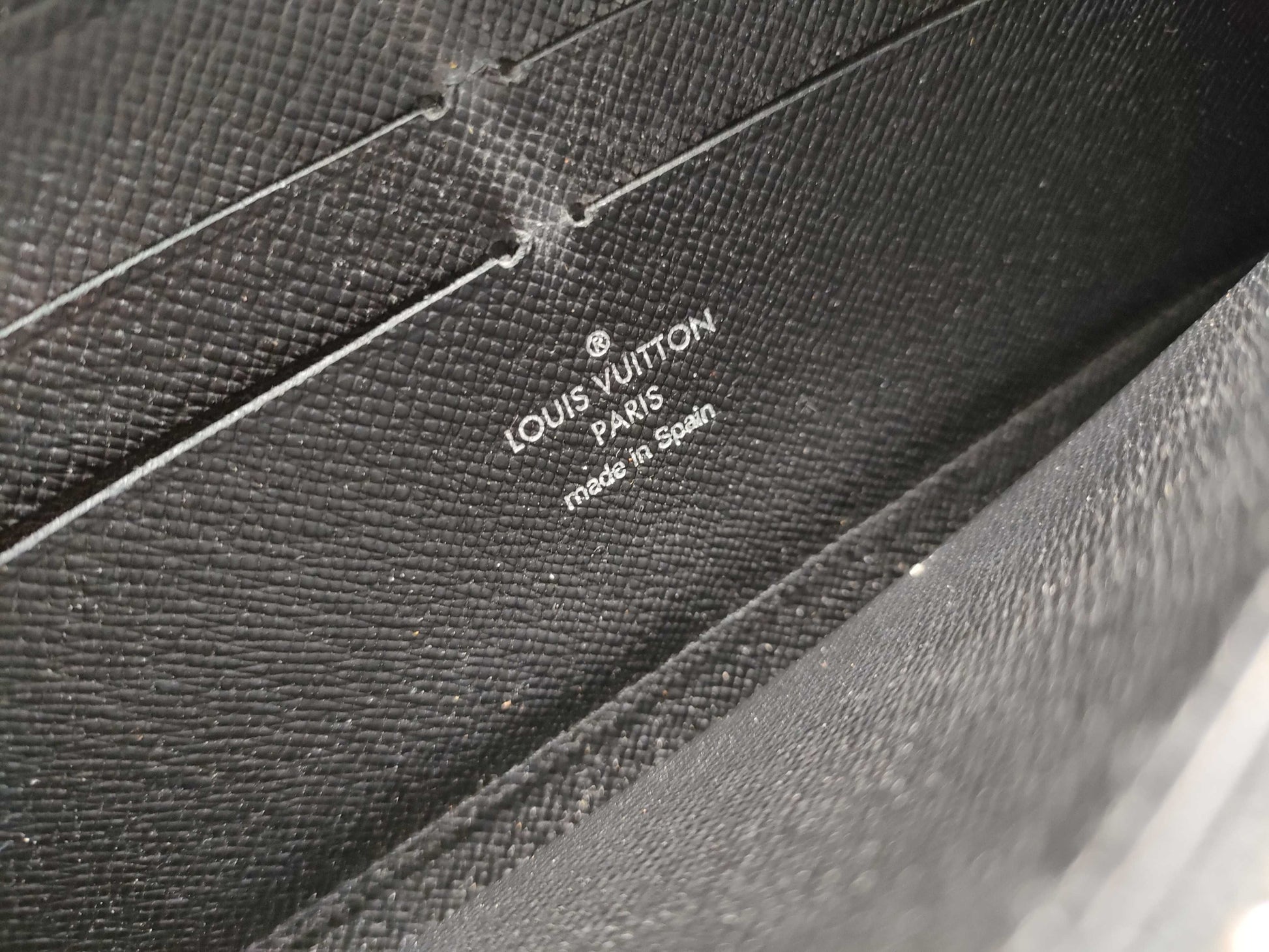 LOUIS VUITTON Epi Zippy Wallet Noir CA2183 Wallet