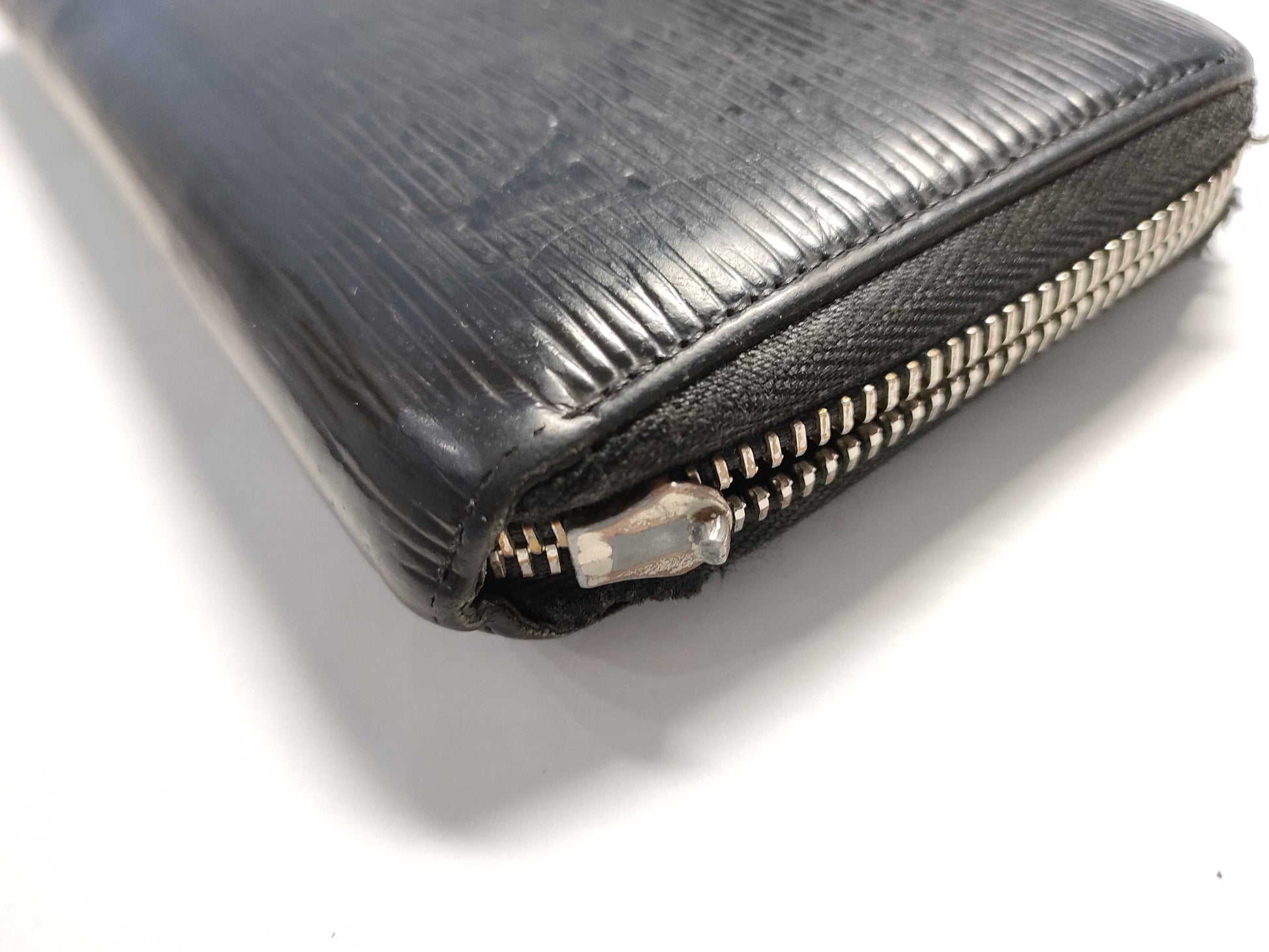 LOUIS VUITTON Epi Zippy Wallet Noir CA2183 Wallet