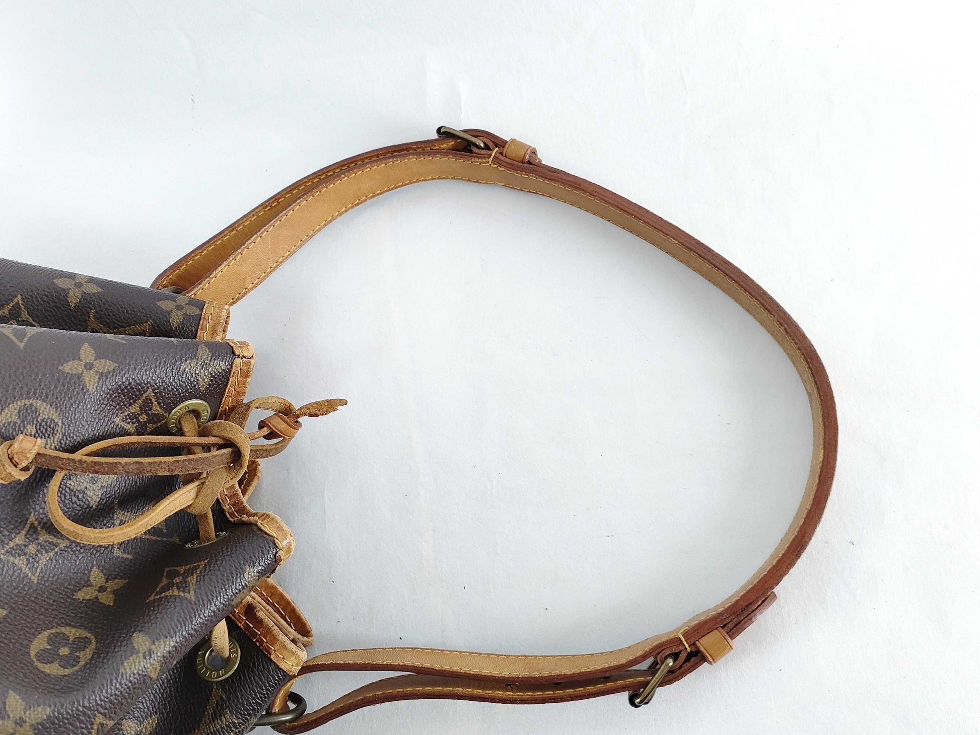 LOUIS VUITTON RFID Unverifiable Monogram LV Monogram Noe Shoulder Bag