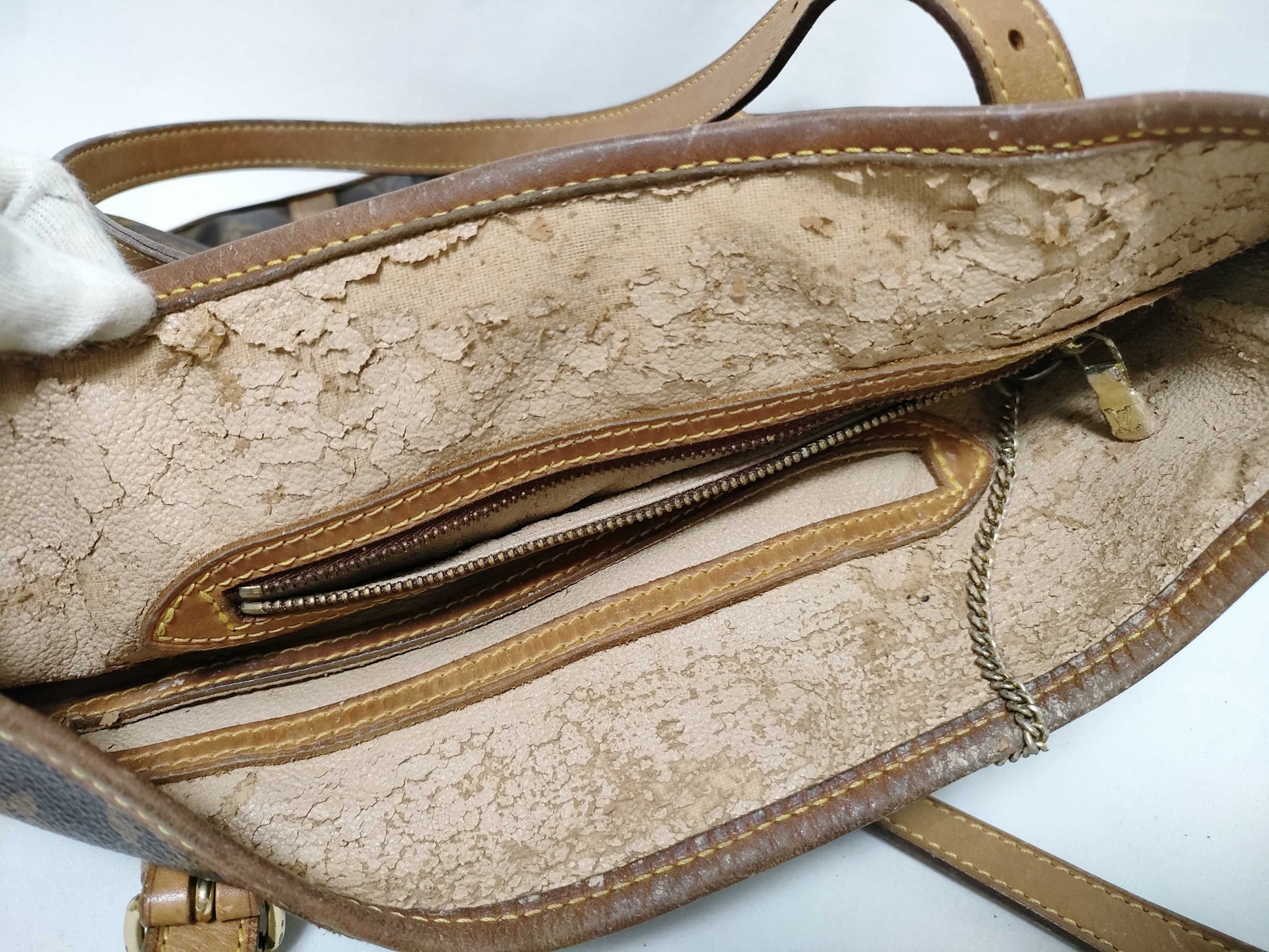 LOUIS VUITTON RFID Unverifiable Monogram LV Monogram Bucket Tote Bag