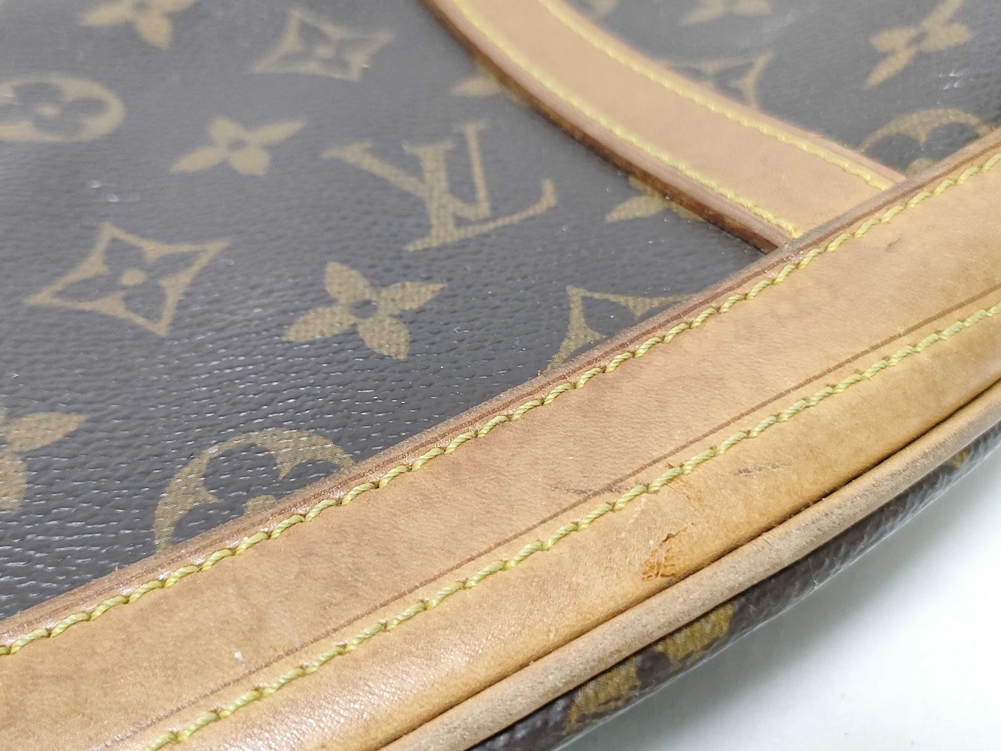 LOUIS VUITTON RFID Unverifiable Monogram LV Monogram Bucket Tote Bag