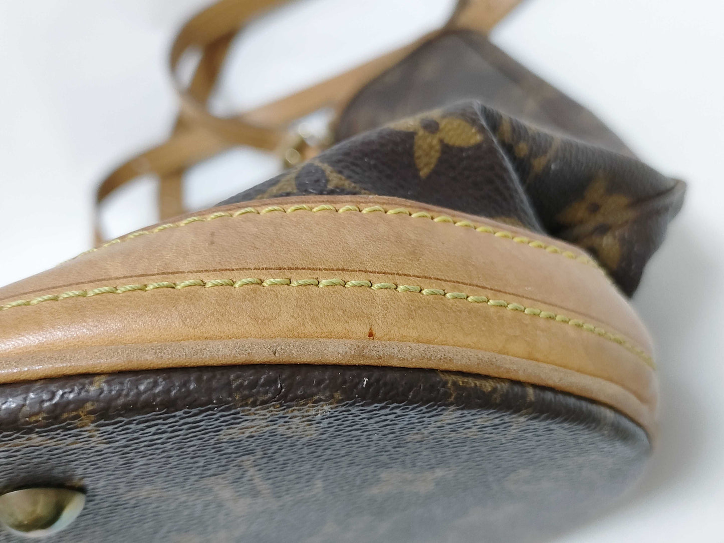 LOUIS VUITTON RFID Unverifiable Monogram LV Monogram Bucket Tote Bag