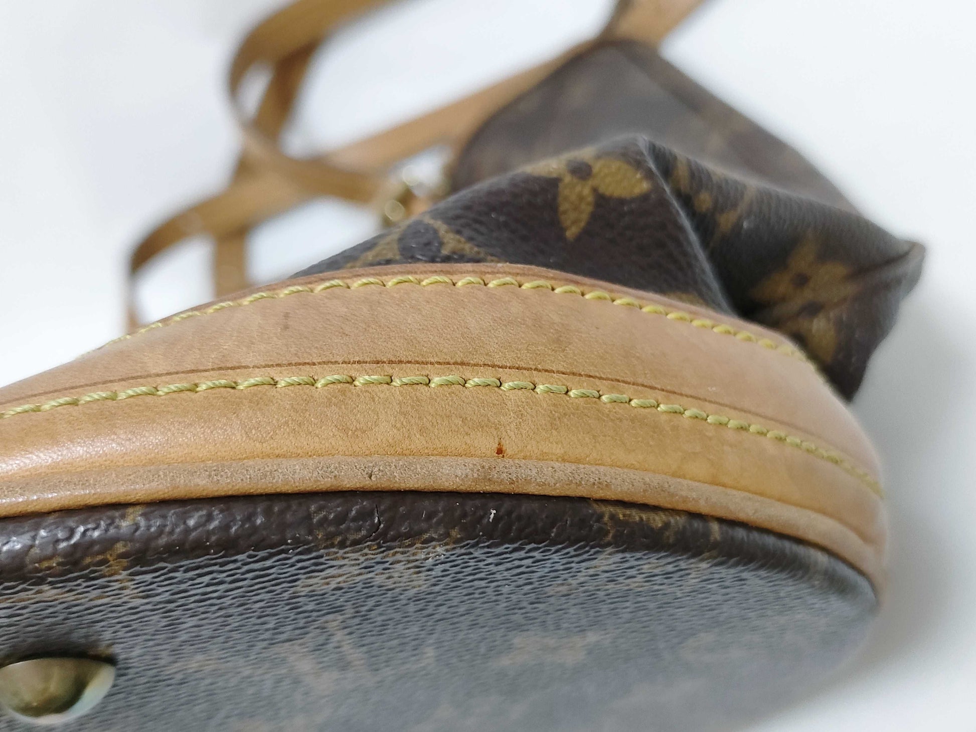 LOUIS VUITTON RFID Unverifiable Monogram LV Monogram Bucket Tote Bag