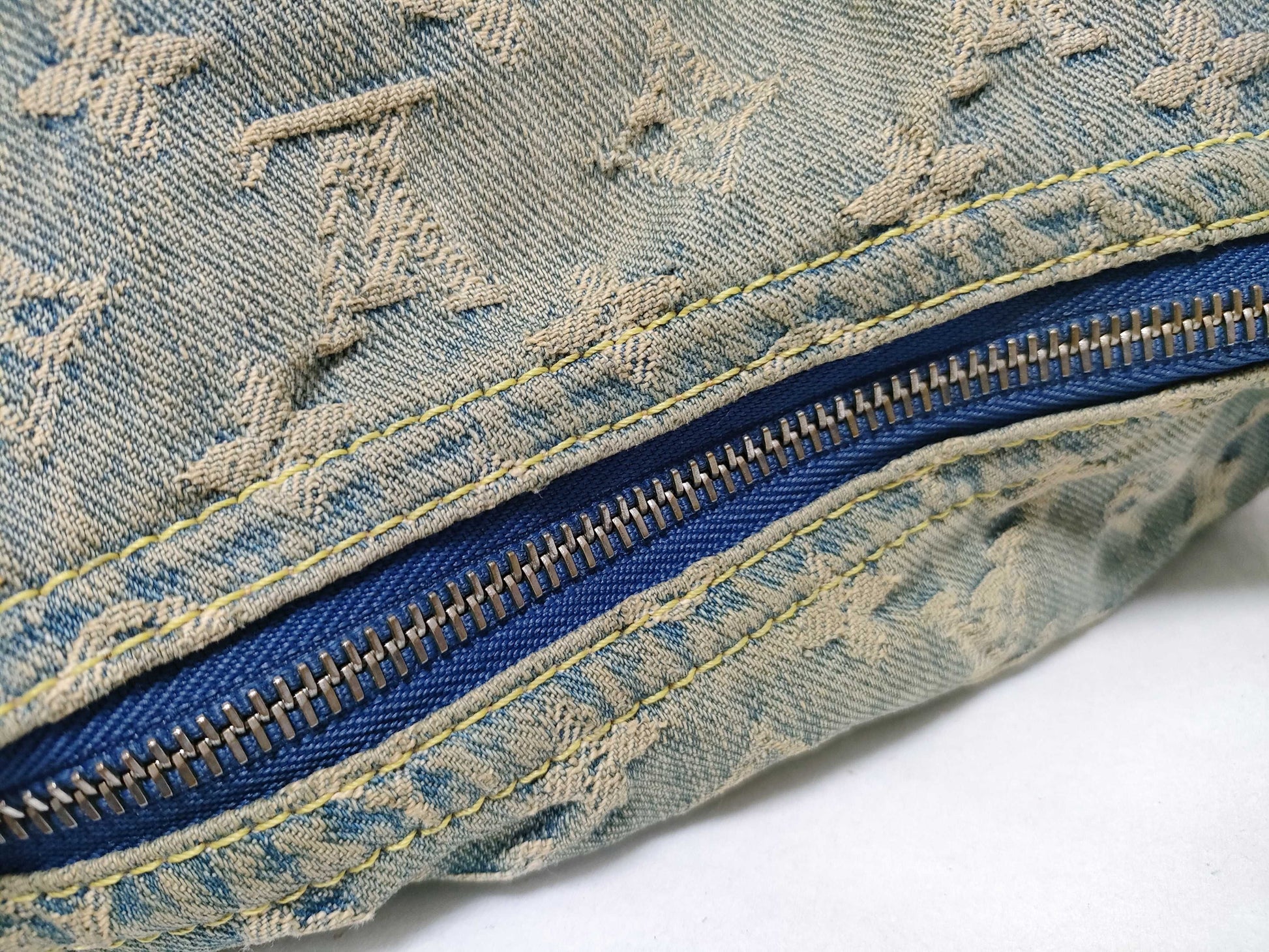LOUIS VUITTON RFID Unverified S*10** Monogram Denim LV Baggy Denim Shoulder Bag
