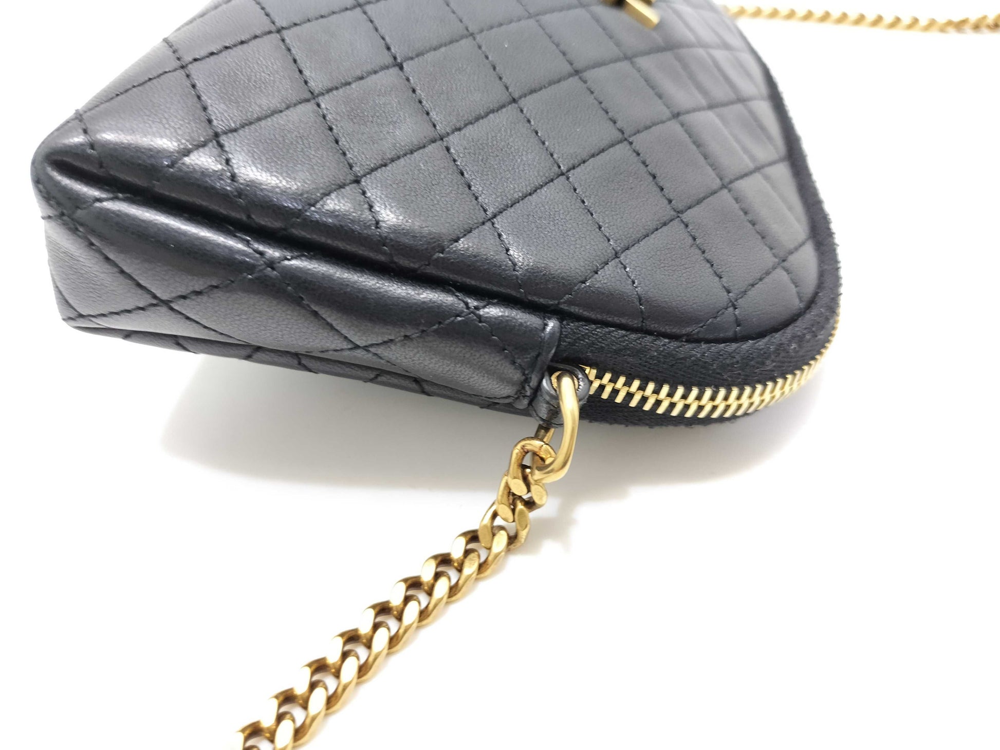 Yves Saint Laurent 733667 Gaby Chain Shoulder Bag in Quilted Leather and Black