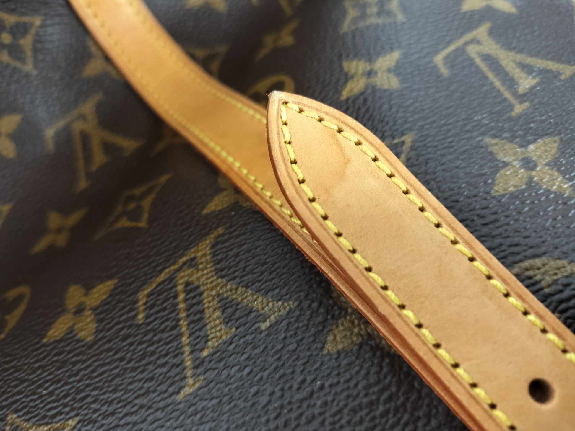 LOUIS VUITTON AR1927 Monogram LV Mono Bucket GM Handbag with Pouch AR1927