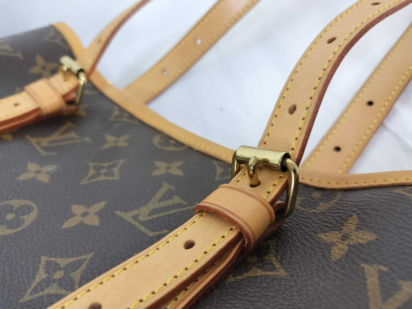LOUIS VUITTON AR1927 Monogram LV Mono Bucket GM Handbag with Pouch AR1927