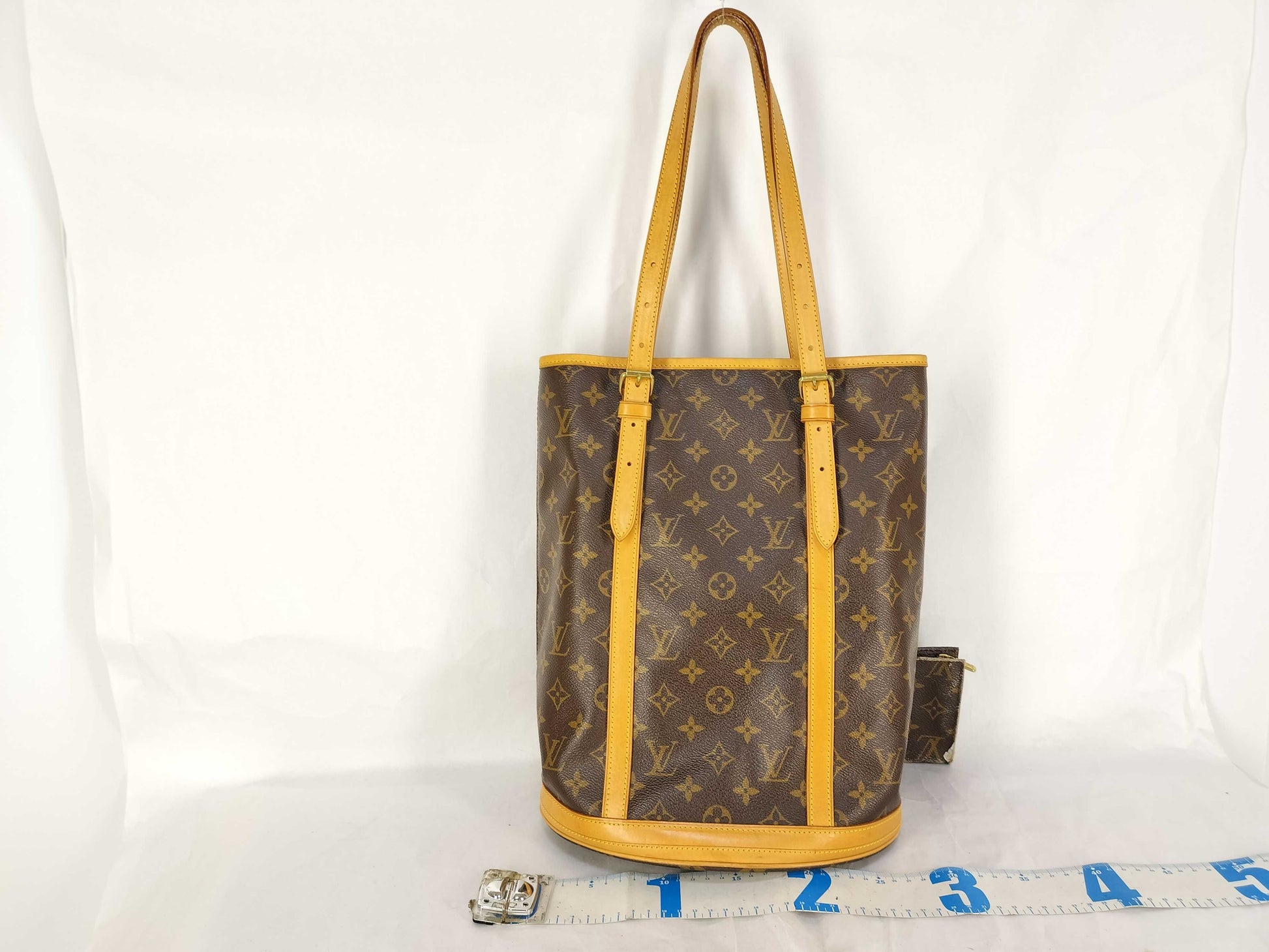 LOUIS VUITTON AR1927 Monogram LV Mono Bucket GM Handbag with Pouch AR1927