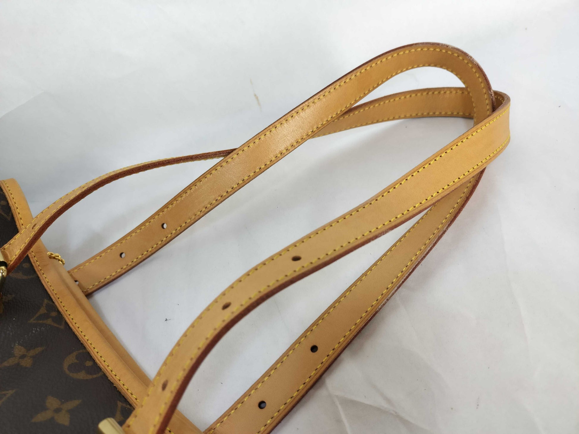 LOUIS VUITTON AR1927 Monogram LV Mono Bucket GM Handbag with Pouch AR1927