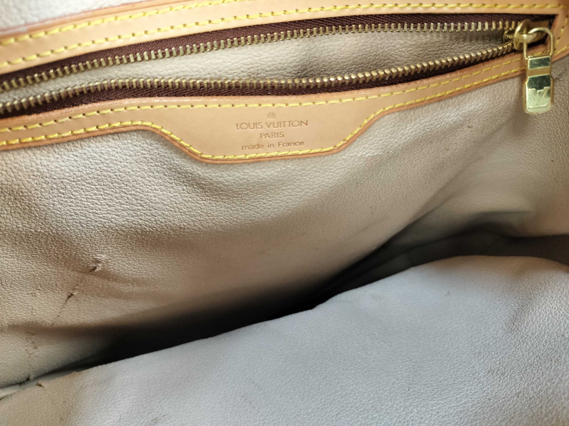 LOUIS VUITTON AR1927 Monogram LV Mono Bucket GM Handbag with Pouch AR1927