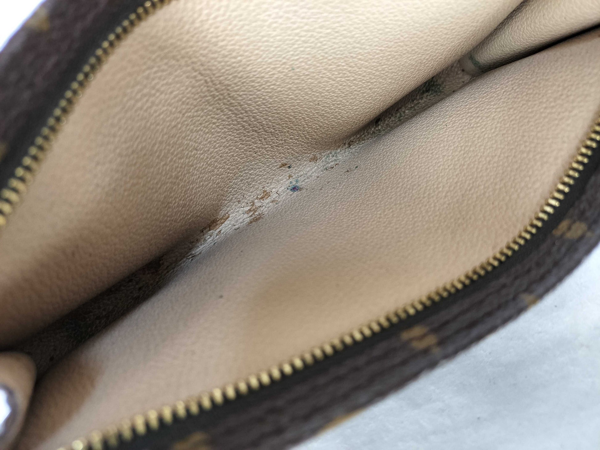 LOUIS VUITTON AR1927 Monogram LV Mono Bucket GM Handbag with Pouch AR1927