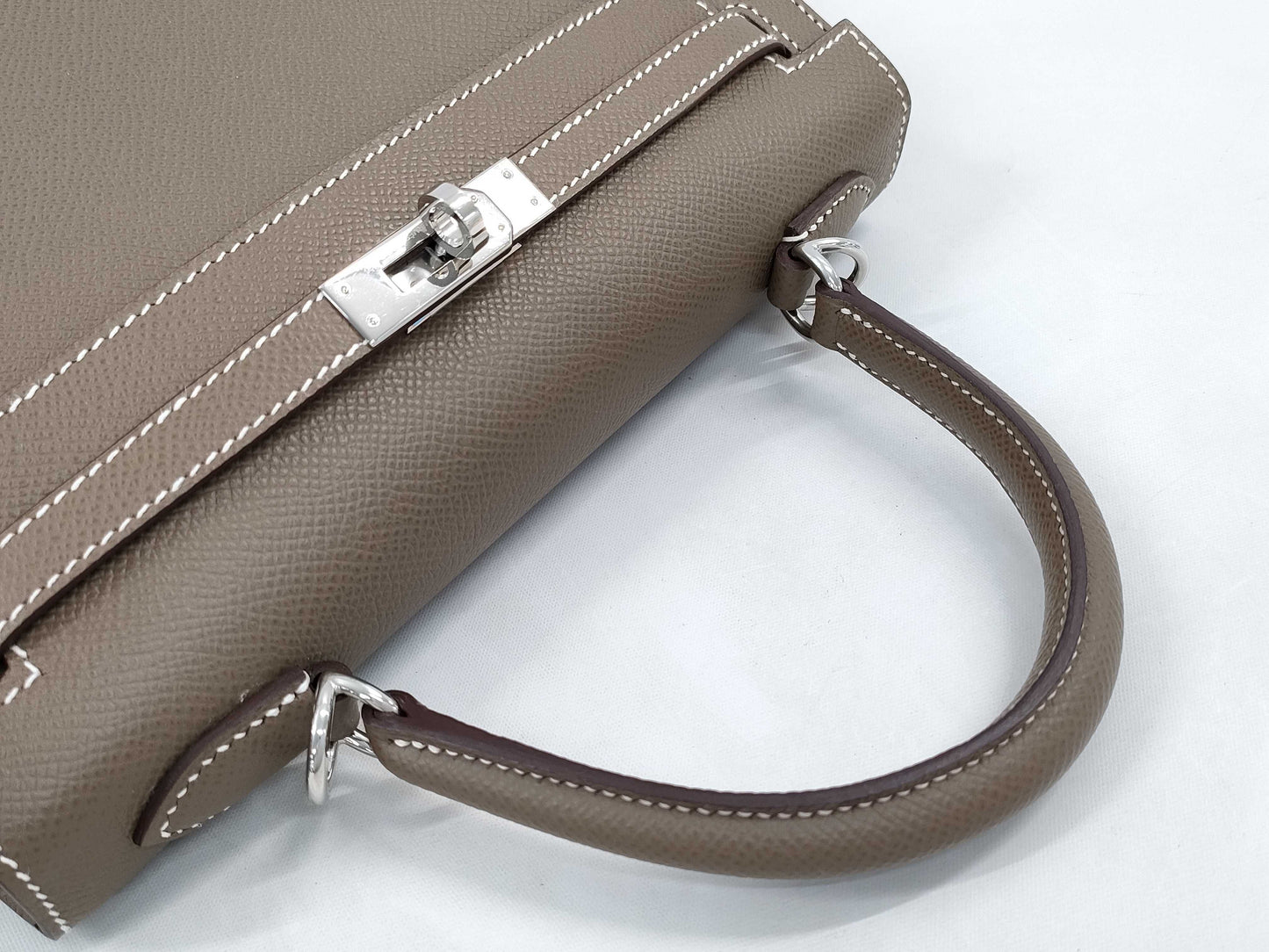 HERMES Kelly 25 Epsom Etoupe Silver Hardware SV B Stamp Handbag