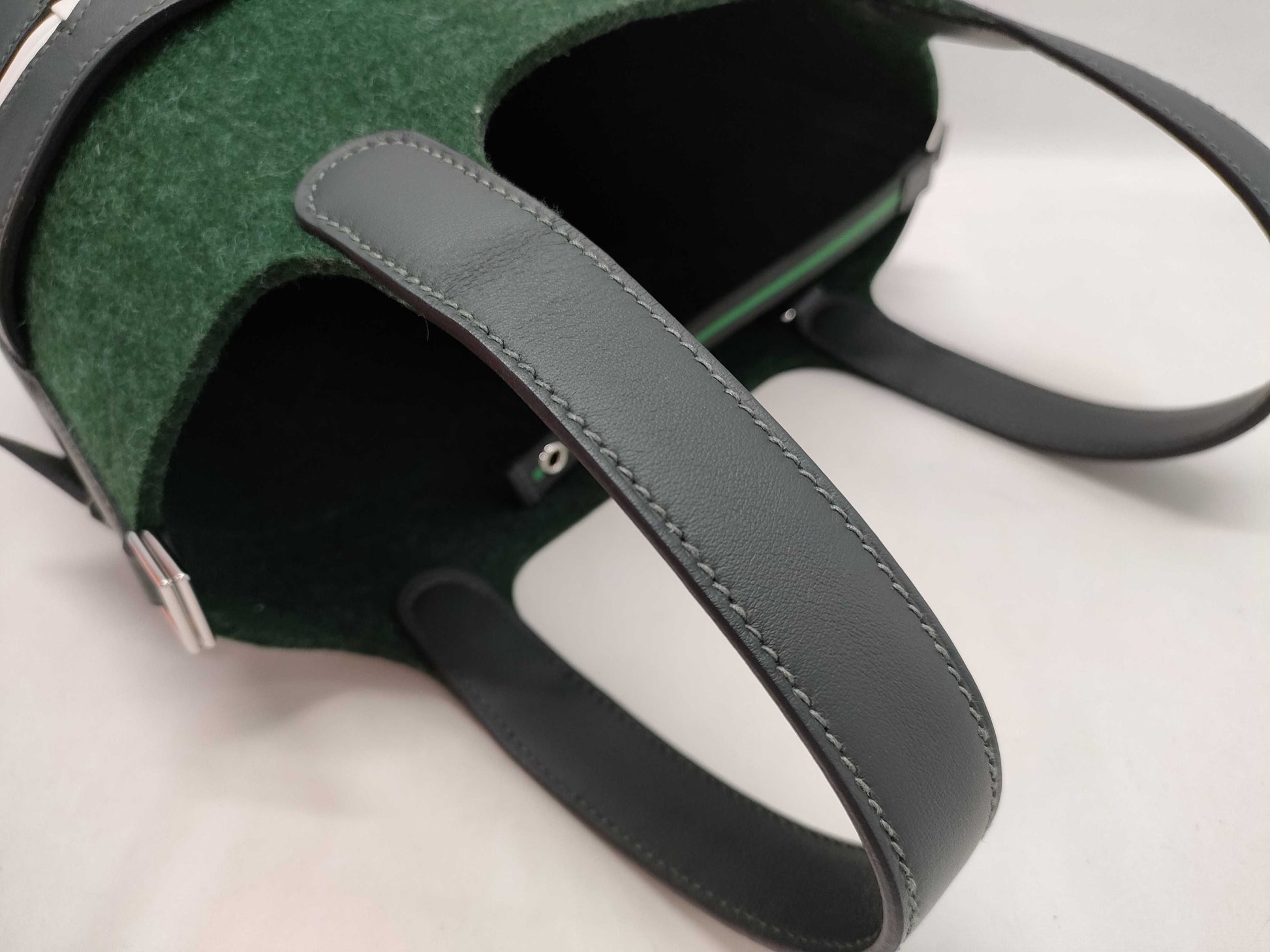 HERMES Picotin Lock 18 PM Go Team Vert Foncé Handbag with Silver Hardware and Stamped Silver.