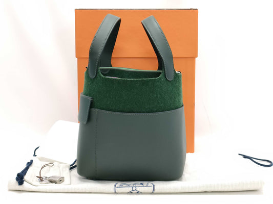 HERMES Picotin Lock 18 PM Go Team Vert Foncé Handbag with Silver Hardware and Stamped Silver.