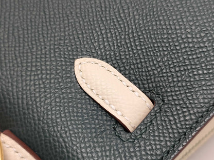 HERMES Kelly 25 Personal Order Vert Chypre/Nata Handbag with Matte Gold Hardware and GP W Stamp