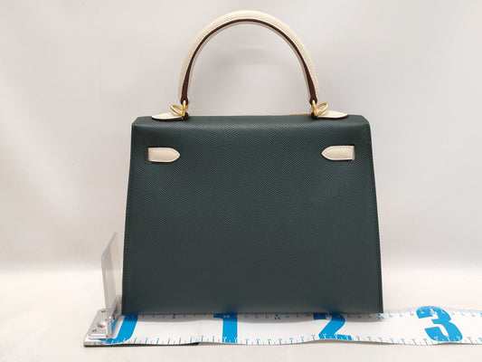 HERMES Kelly 25 Personal Order Vert Chypre/Nata Handbag with Matte Gold Hardware and GP W Stamp