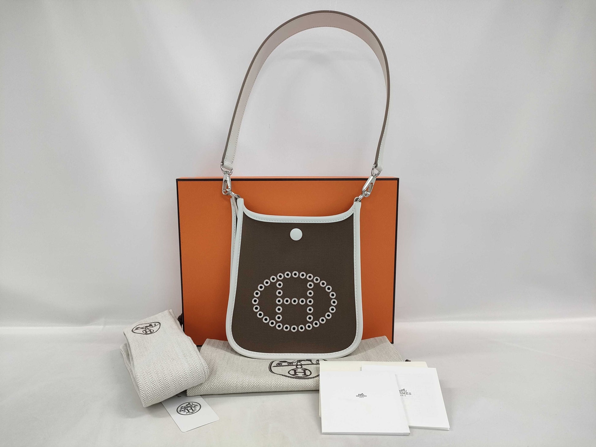 HERMES Neo Evelyne Mini Amazone 16 TPM Shoulder Bag in Etoupe/Gri Pearl with Silver Hardware and K Stamp